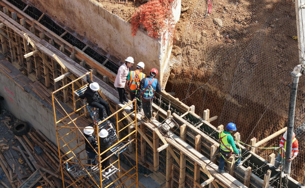 Claudia Sheinbaum Pardo supervisa autopista Siglo XXI en Escalante, Michoacán. Foto: tomada de X @Claudiashein