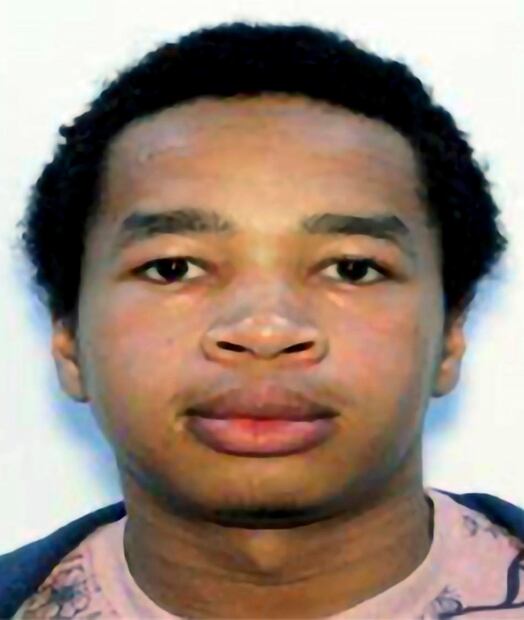 Austin Lyle, sospechoso de cometer el troteo en Denver East High School. Foto: Policía de Denver, vía AP