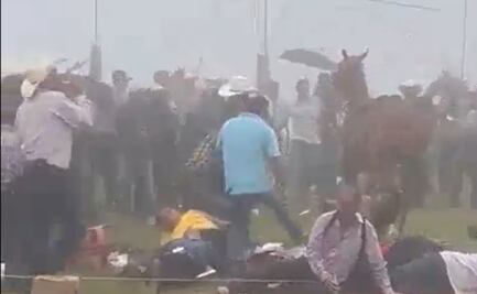 VIDEO: Accidente en carrera de caballos deja tres lesionados en Tenochtitlán, Veracruz