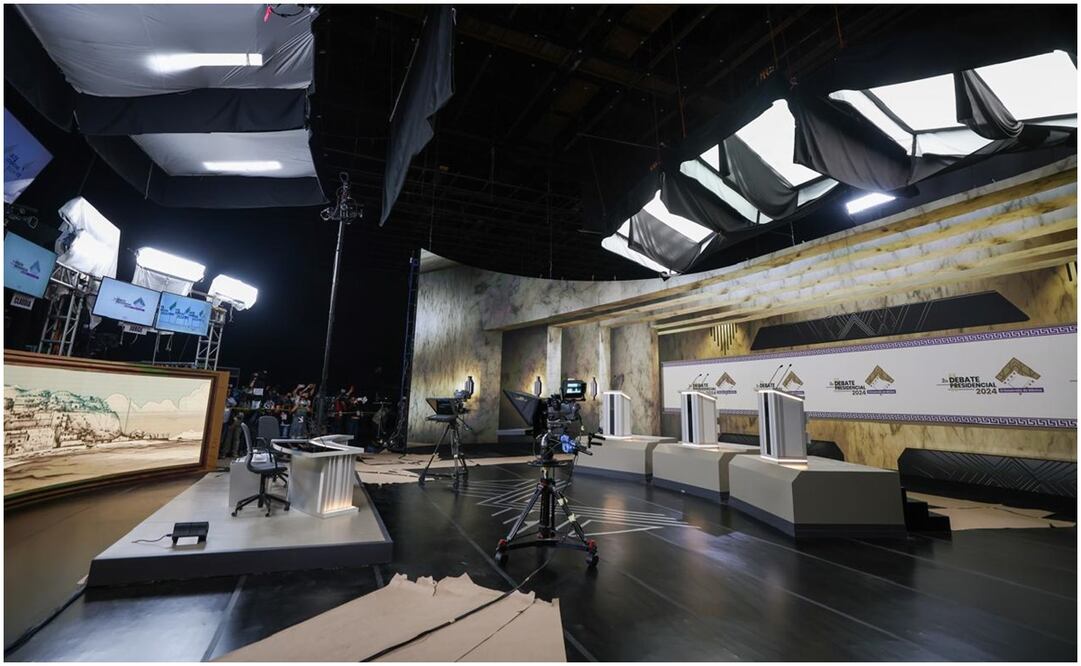 Set del Segundo debate presidencial en Estudios Churubusco. Foto: Diego Simón/EL UNIVERSAL