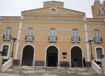 Protestan estudiantes de la UAEH por uso de recursos a favor de aspirante del PT a presidencia municipal