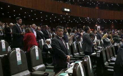 Bajo Reserva Exprés. Los chapulines que adora Morena