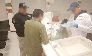 Médico ligado a sueros vitaminados en Sonora es identificado; permanece prófugo con 6 muertes en el caso