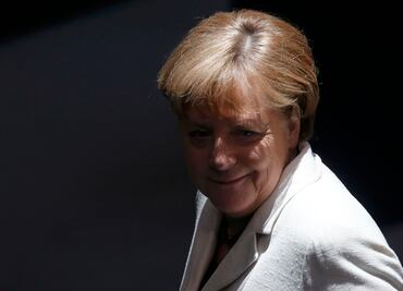 Merkel responsabiliza a Rusia por carrera armamentista de la OTAN