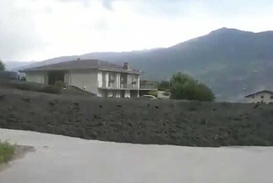 Avalancha de lodo inunda pueblo de Suiza