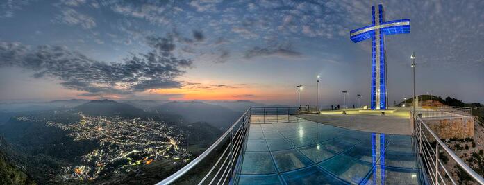 Conoce el mirador de cristal de la Cruz Celestial en Puebla