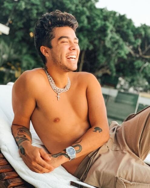 5 fotos de Mario Bautista en traje de baño para sobrevivir la cuarentena