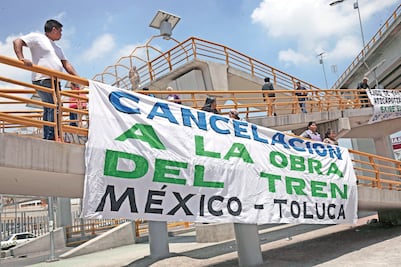 Protestan vecinos de Atenco contra Tren México-Toluca