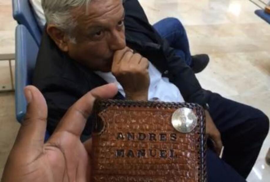 López Obrador estrena cartera previo al debate