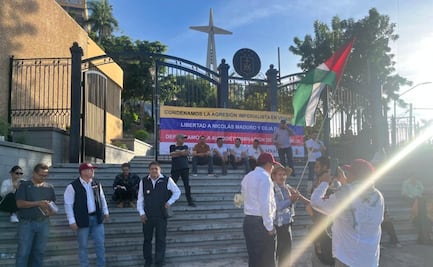 Activistas de Morena protestan en Culiacán, por intervención de EU en Venezuela; exigen liberación de Nicolás Maduro y su esposa