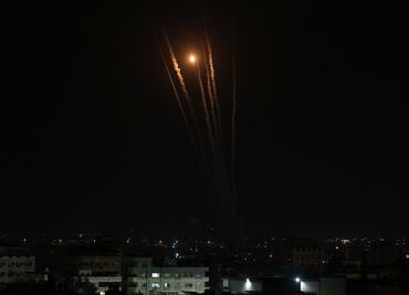 Israel vuelve a bombardear Gaza dos horas después de la tregua en respuesta a cohetes