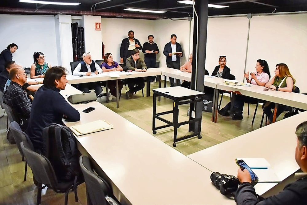 Morenistas en reunión con la Secretaría de Gobierno. Foto: Especial