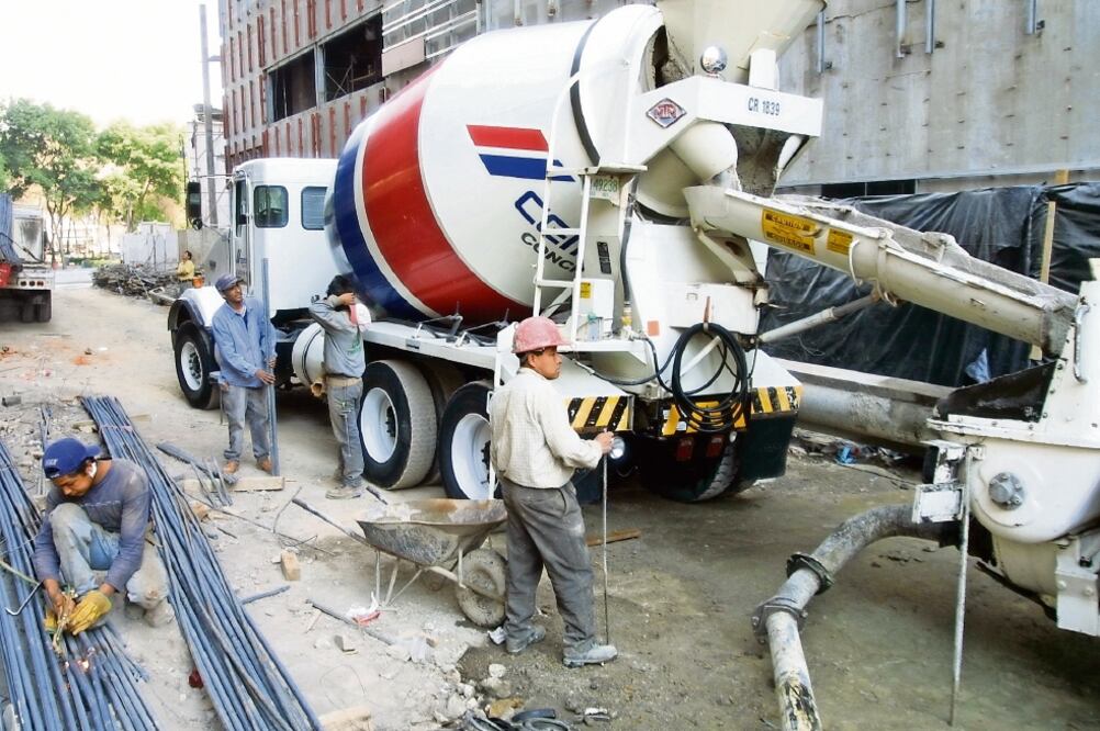 Cemex, el principal fabricante de cemento en el país, subió 11% sus precios en enero y a partir del 1 de julio aplicará otro aumento de 8%. (ARCHIVO EL UNIVERSAL)