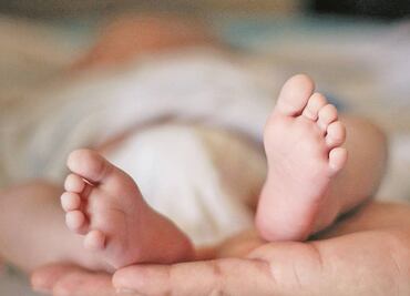 Joven arroja a su bebé por un barranco para no pagar pensión alimenticia