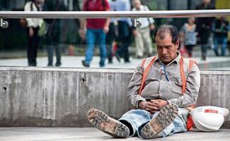 Debilidad económica limita caída de la pobreza laboral 