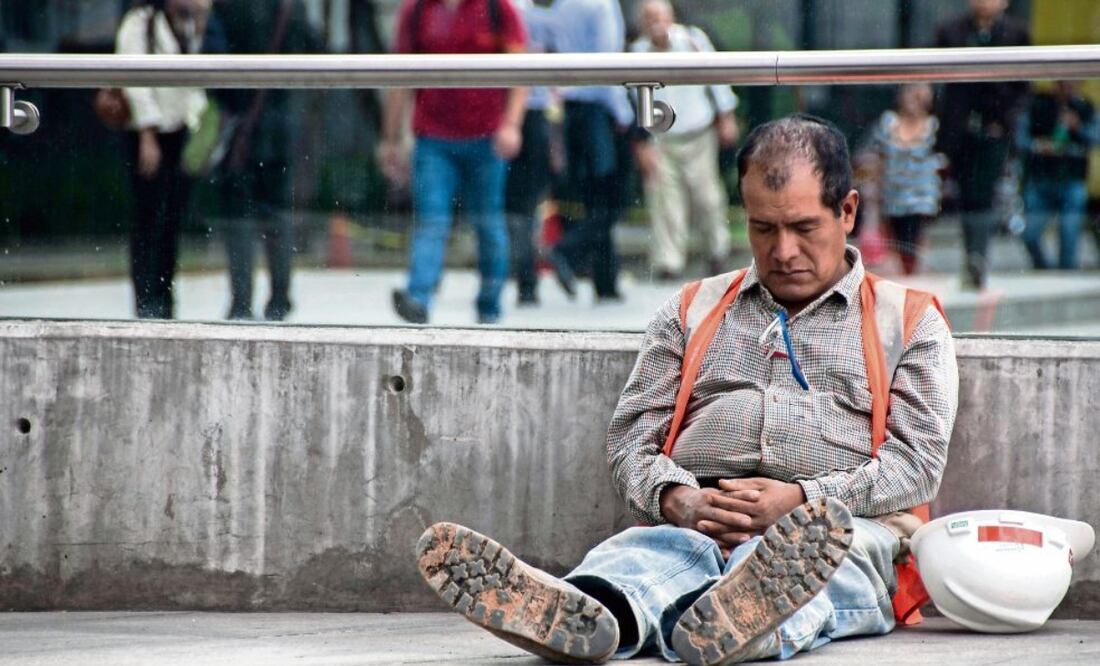 Alrededor de 37 personas por cada 100 registradas ante el Instituto Mexicano del Seguro Social (IMSS) “sobreviven” con sus salarios. Foto: archivo/ EL UNIVERSAL