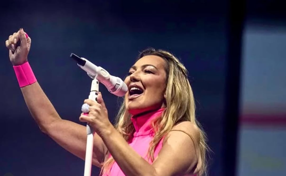 Amaia Montero cuenta que ha estado descansando y se ha desconectado de las redes... se ríe cuando le preguntan si suspenderá gira con La Oreja de Van Gogh.