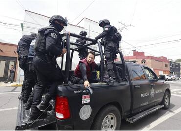 Escala inconformidad por parquímetros; detienen a regidor y a 3 vecinos por borrar cajones en Toluca