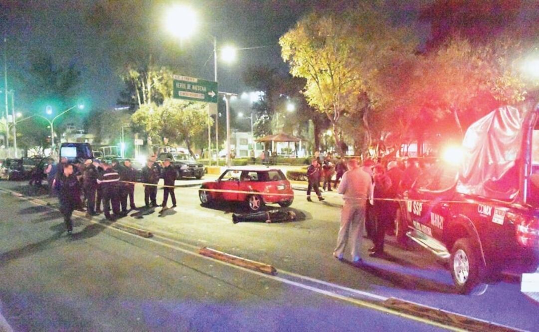 En el lugar del incidente, en la alcaldía Venustiano Carranza, quedó tirado Octavio “N” con una pistola en una de sus manos. Foto: ARCHIVO EL UNIVERSAL