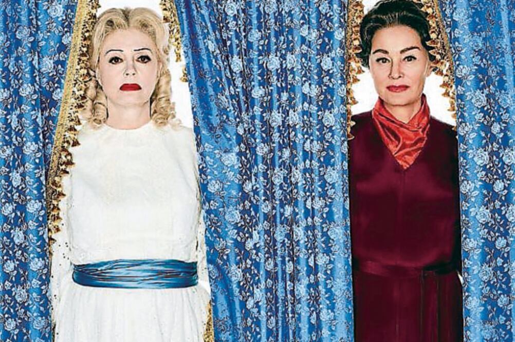 La serie aborda el sexismo y la misoginia que sufrieron las divas en su lucha por mantener sus carreras (FOX PREMIUM)