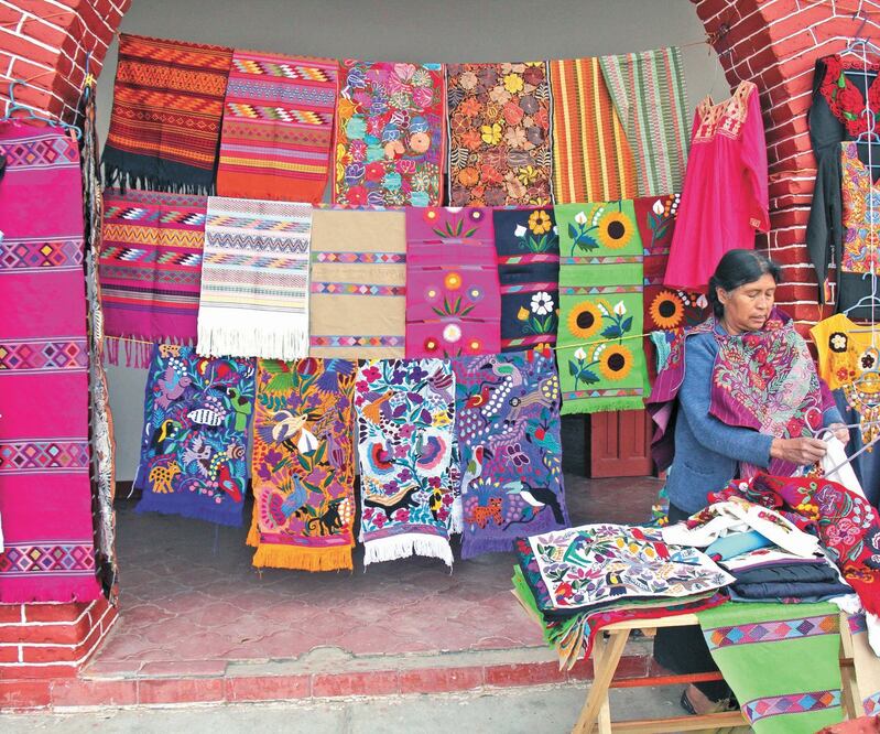 Las personas de pueblos indígenas que identifiquen el uso no consentido de diseños podrán solicitar la intervención de las instituciones para gestionar las medidas de compensación. Foto/ARCHIVO EL UNIVERSAL