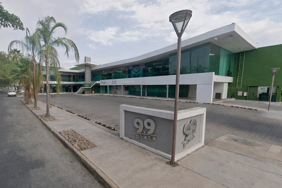 Una de las plazas comerciales propiedad de la familia Zamudio se encuentra en una zona de alta plusvalía de Culiacán, Sinaloa. Crédito: Google Maps.