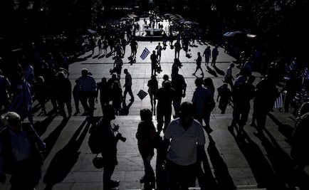 Piden renuncia de Tsipras en Atenas 