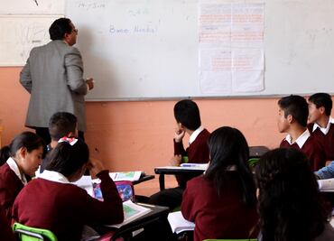 Demanda SNTE servicio eléctrico gratuito para todas las escuelas públicas del país