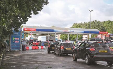 Alista Reino Unido al ejército ante escasez de combustible