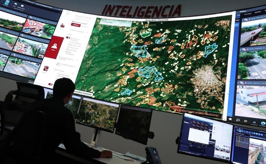 Los participantes a la Semana del Clima conocieron el Sistema de Monitoreo Satelital Guardián Forestal que emplea el gobierno de Michoacán. Foto: Especial
