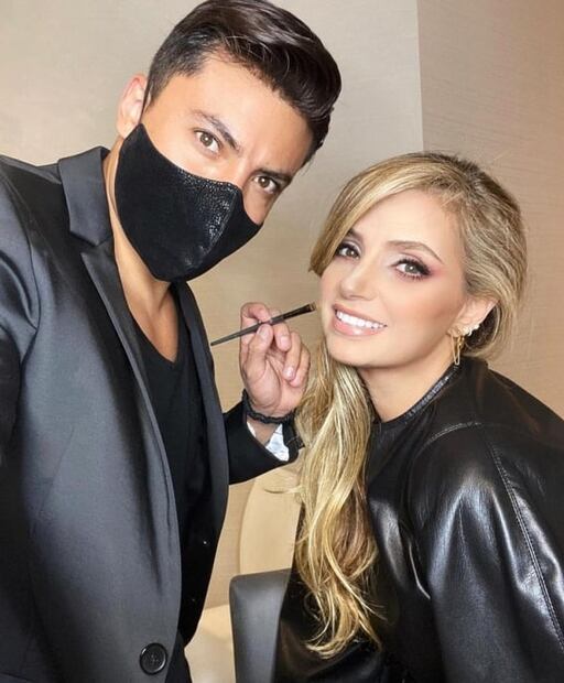 Angélica Rivera reaparece y su maquillaje la hace lucir de 20