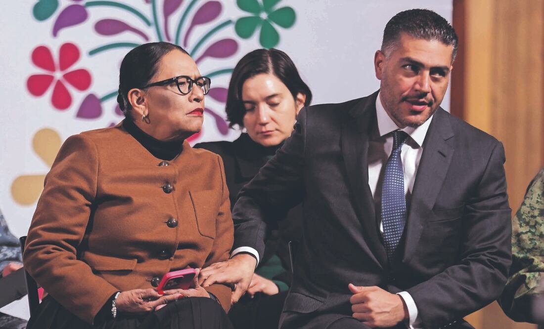 La secretaria de Gobernación, Rosa Icela Rodríguez, y el secretario de Seguridad y Protección Ciudadana, Omar García Harfuch, estuvieron presentes en la mañanera de ayer. Foto: de DIEGO SIMÓN SÁNCHEZ. el universal