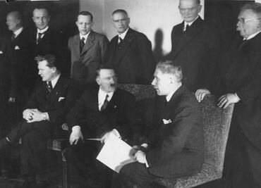 Compran objetos nazis para donarlos a judíos