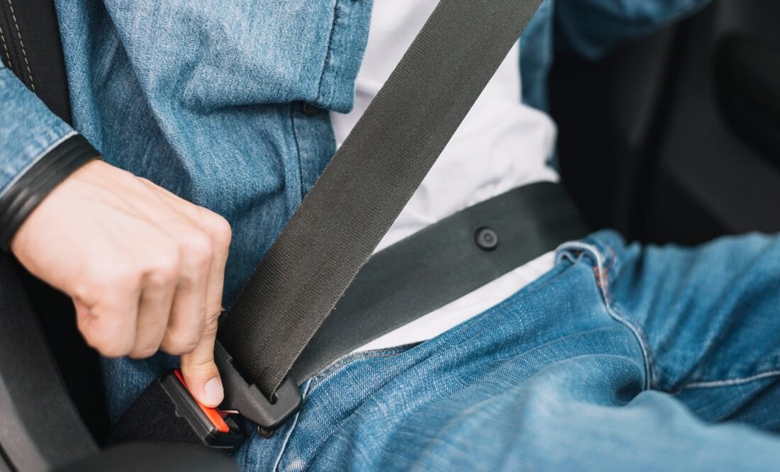 El cinturón de seguridad fue inventado en 1950 por Nils Bohlin y desde entonces ha salvado más de 100,00 vidas cada año. Foto: Freepik