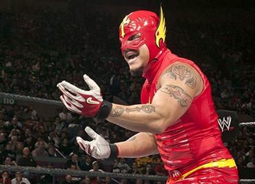 Rey Mysterio revela amenazas de Marvel y DC; no puede utilizar más a sus personajes en el ring