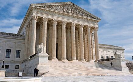 Corte Suprema de EU acepta revisión por vía rápida de legalidad de aranceles de Trump; proceso iniciará en noviembre 