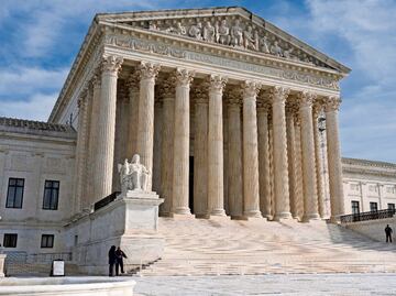 Corte Suprema de EU acepta revisión por vía rápida de legalidad de aranceles de Trump; proceso iniciará en noviembre