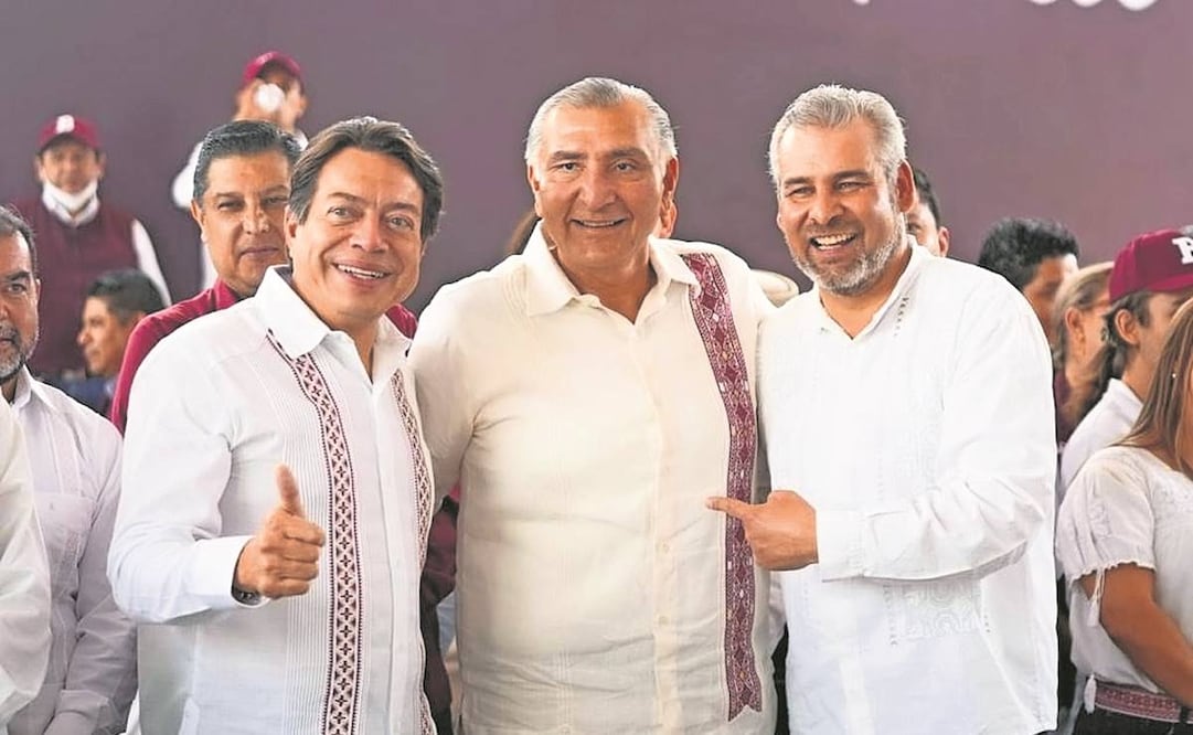 Mario Delgado, líder de Morena; Adán Augusto López, titular de Gobernación, y el gobernador Alfredo Ramírez. Foto: Especial