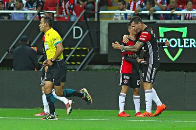 Chivas se despide de su afición con derrota ante Atlas