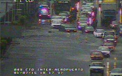 Reportan encharcamientos en Circuito Interior