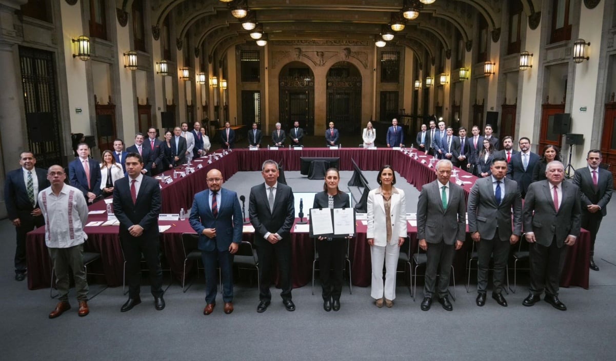 La presidenta Claudia Sheinbaum  renueva acuerdo volunjtario del precio de la gasolina. Foto: tomada de la cuenta de X de @Claudiashein