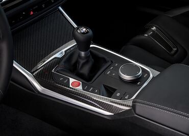 ¿Por qué ya casi no hay autos deportivos manuales?