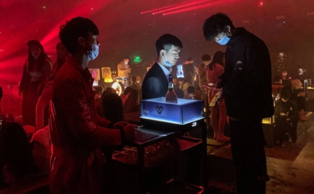 Así celebran en la discoteca "Super Monkey" de Wuhan, donde el Covid es sólo un mal recuerdo