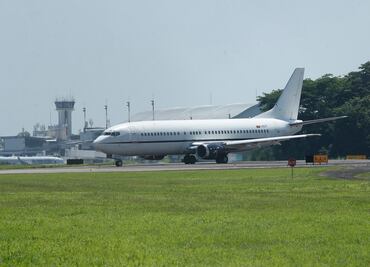 Bukele entrega a venezolanos encarcelados; a cambio, recibe de Caracas a "presos políticos" y "rehenes" de EU