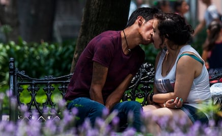Los besos pueden poner en riesgo tu salud