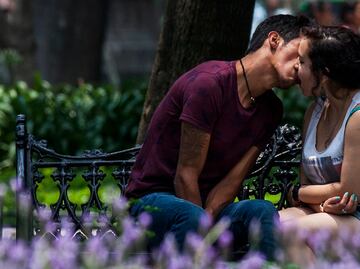 Los besos pueden poner en riesgo tu salud