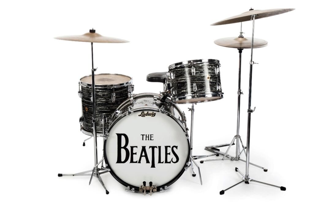 Esta batería de tres piezas la usó Starr en 200 presentaciones junto a la icónica banda. (FOTO: AP)