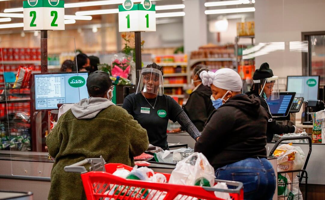 Se pidió practicar el distanciamiento social según lo permitan las obligaciones laborales. Foto: AFP