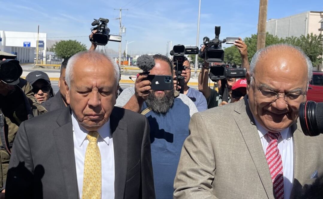 Garduño, junto con sus abogados, llegó a las 9 de la mañana hasta el Centro de Justicia Penal Federal de Ciudad Juárez. Foto: Paola Gamboa / EL UNIVERSAL