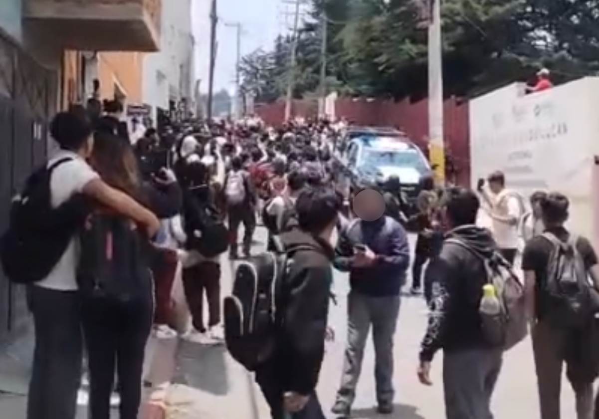 Los alumnos, en su mayoría menores de edad, fueron sometidos por elementos de seguridad 

Las manifestaciones fueron por restricciones del uso de sanitarios, despido de docentes y cancelación de actividades escolares